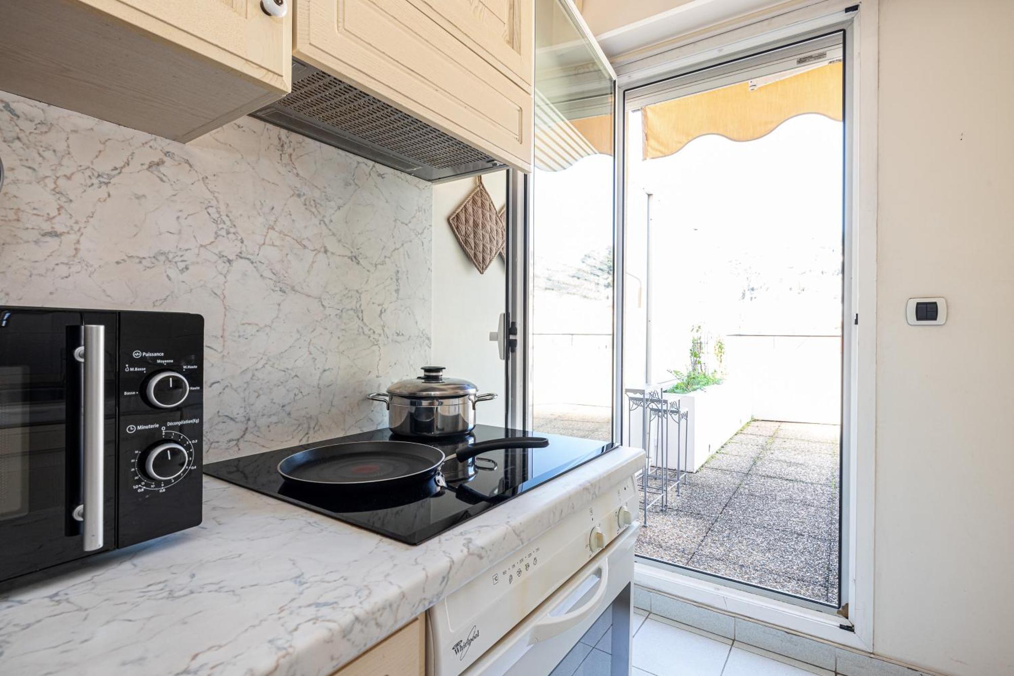 Victoria Bergamote Attic - Happy Rentals Menton Exterior foto